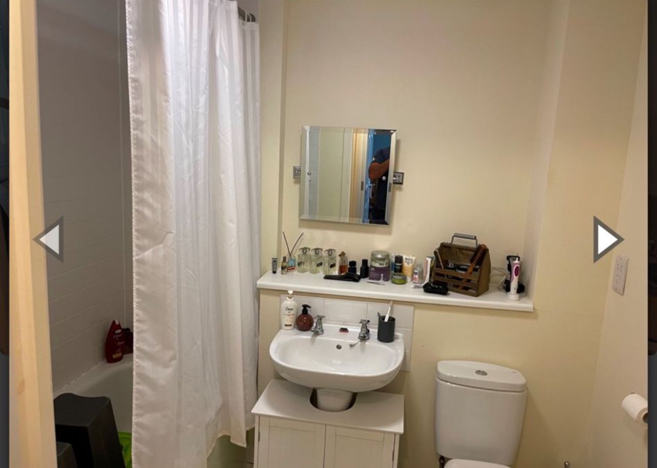 Executive One-Bedroom Flat in the Heart of The Hub, Milton Keynes - Image 5